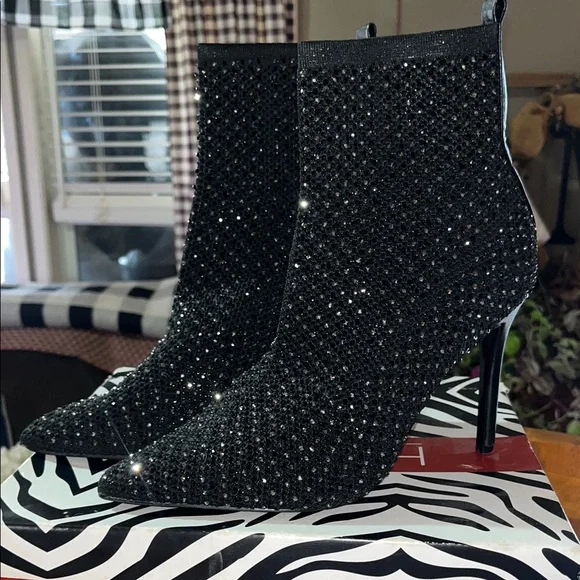 Hot Tomato Black sparkle Heeled Boots - Picture 5 of 9